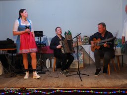 Künstler helfen Kinder - Mit Musik zur Menschlichkeit